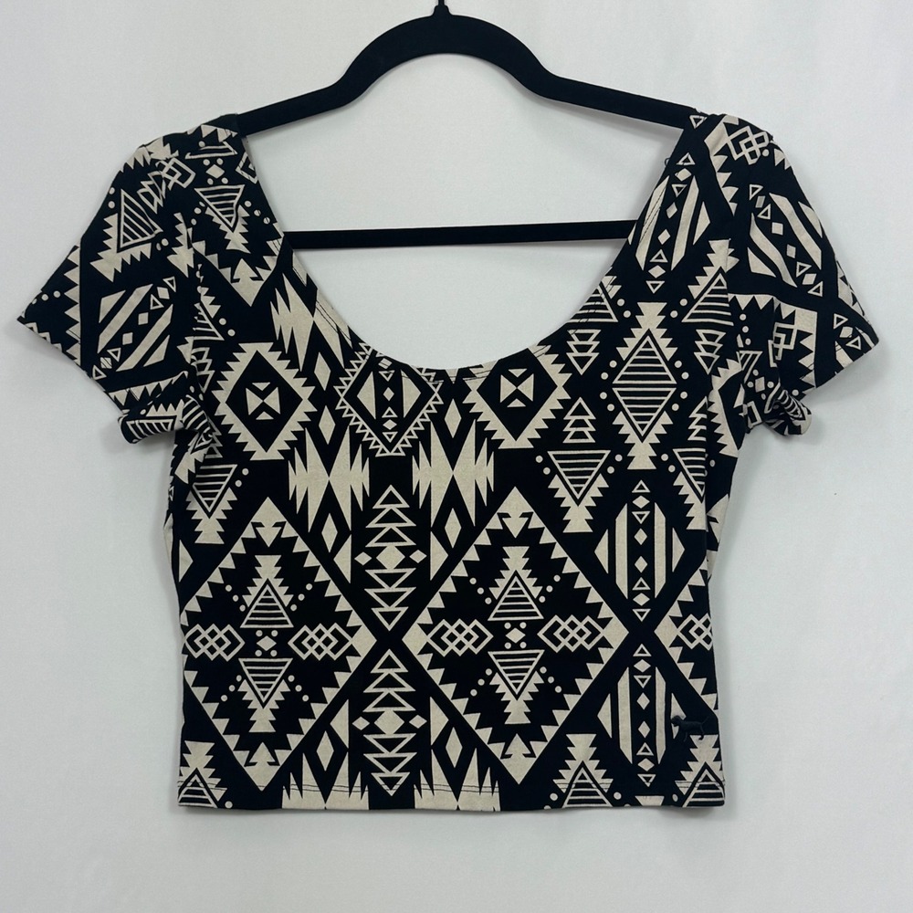 Victoria's Secret PINK 2014 Geometric Crop Top Black Cream Size Small